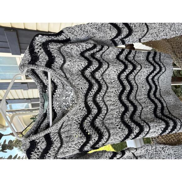 Maurices Women's Crew Neck Sweater Black and Gray Zigzag Pattern - Picture 3 of 5